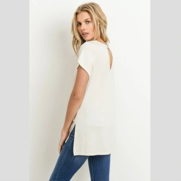 Gilli V Neck Strappy Cutout Tee Top NWT Gray - Picture 4 of 6